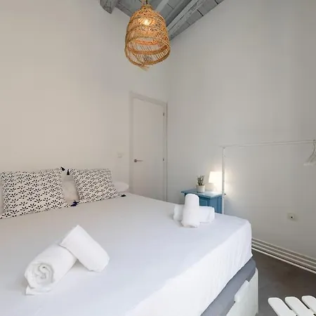Centrico, Acogedor Y Amplio Piso En Apartment