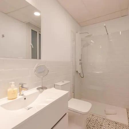 Centrico, Acogedor Y Amplio Piso En Apartment
