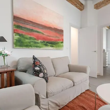 Centrico, Acogedor Y Amplio Piso En Seville
